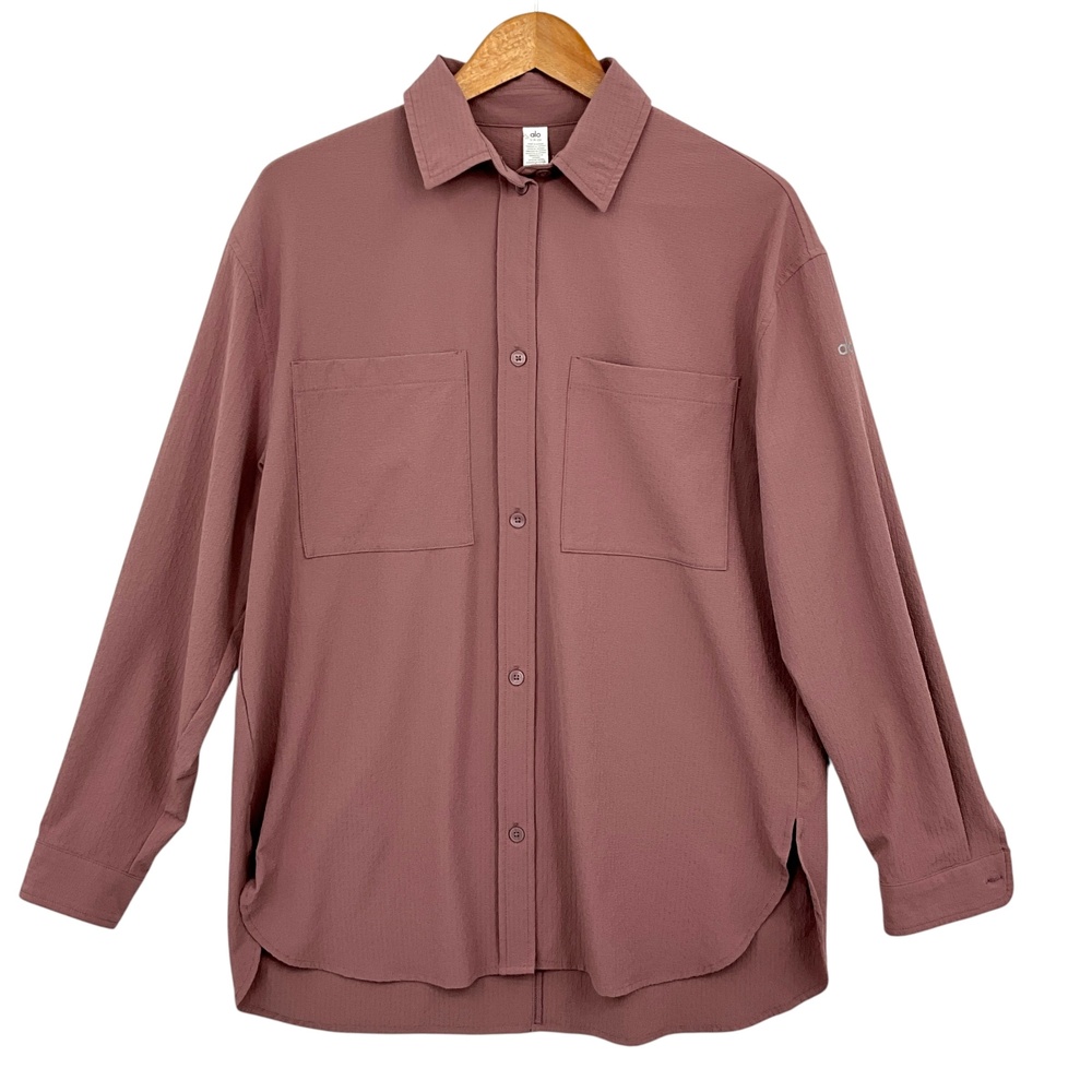 ALO Dreamscape Button Down Shirt Womens Small Pink Long Sleeve Pockets Textured